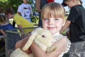 Wodonga Children&#039;s Fair. Mackenzie Summerfield (3)